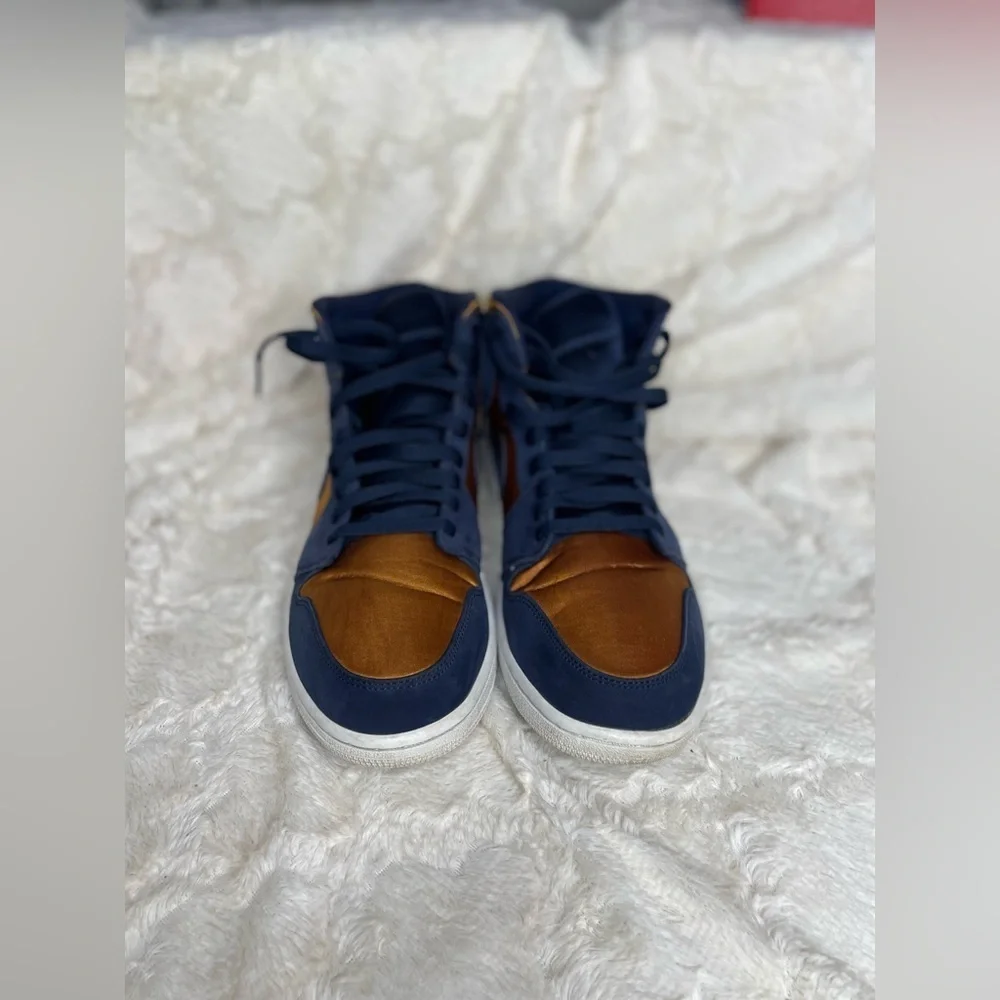 Air Jordan 1 Mid SE 